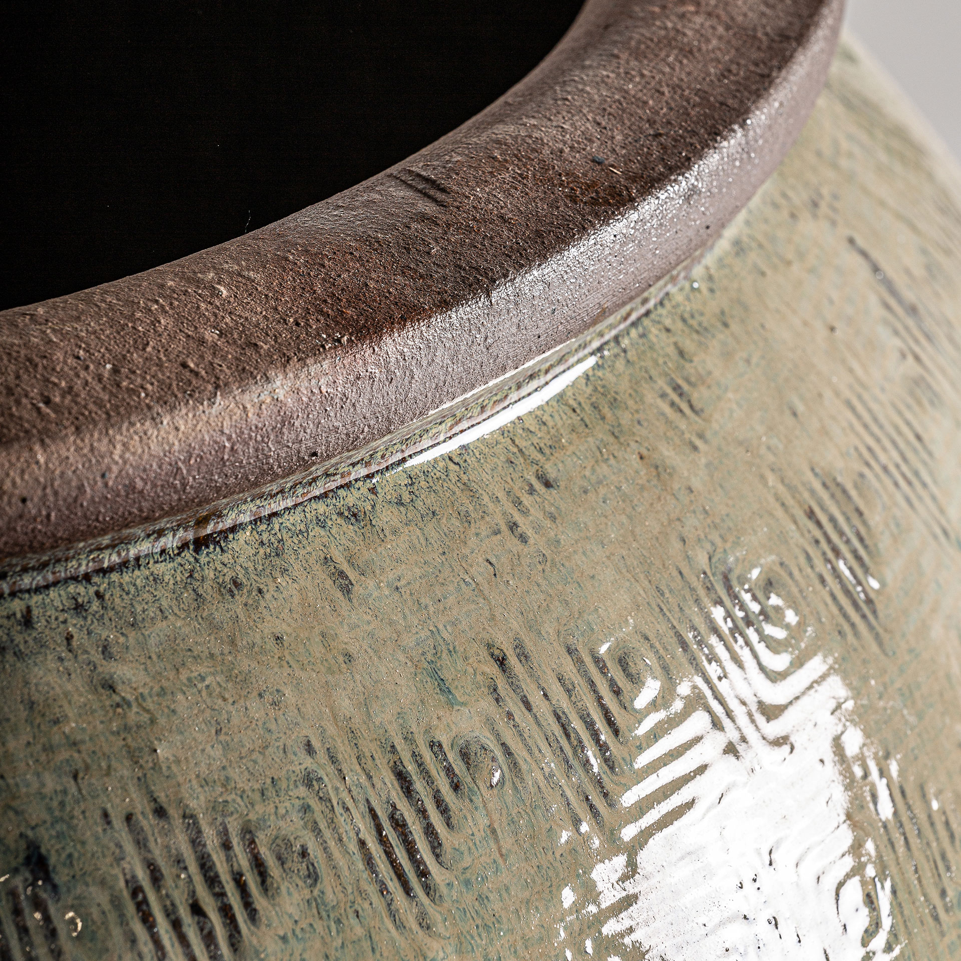 Nairosa Vase