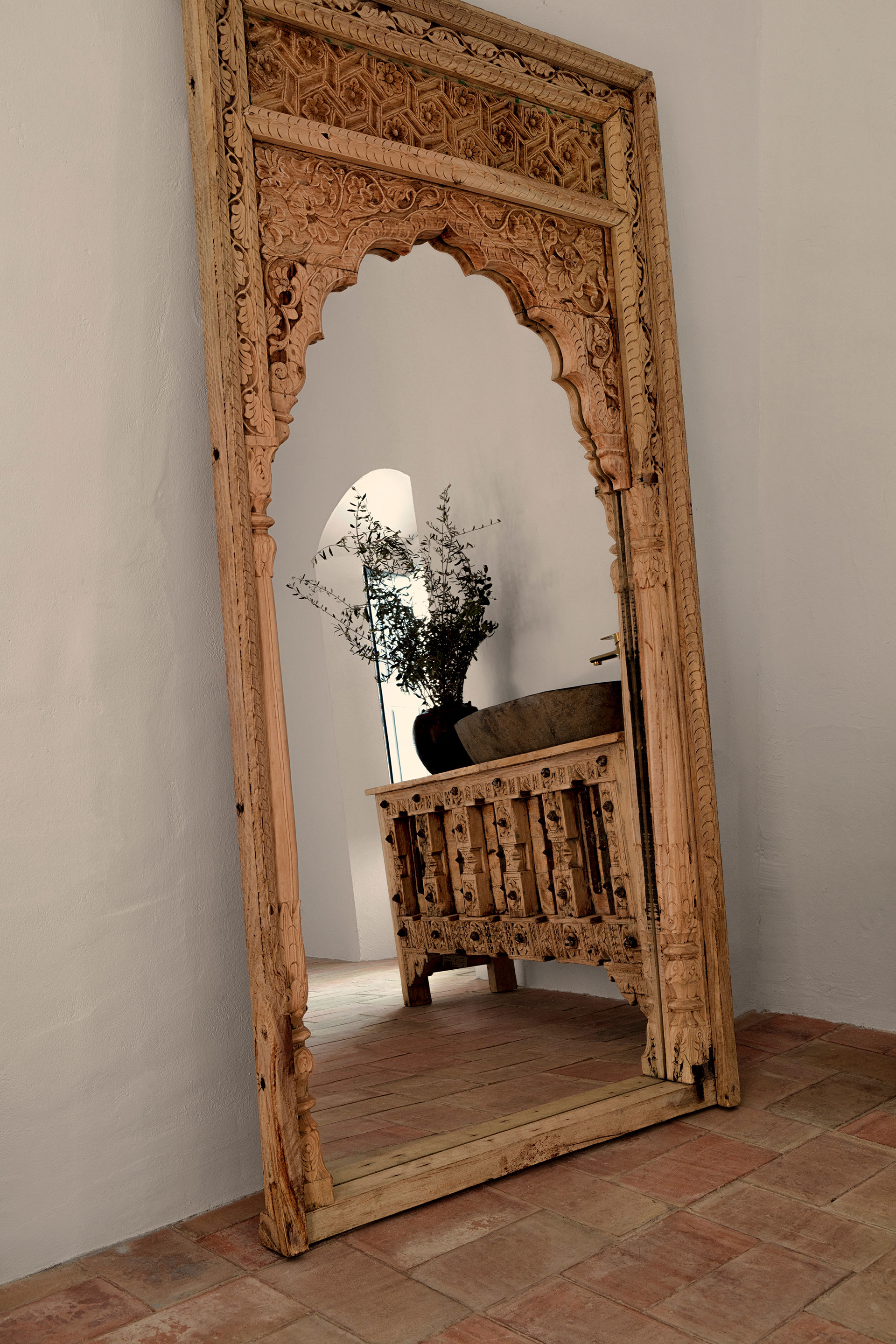 Arlen Mirror