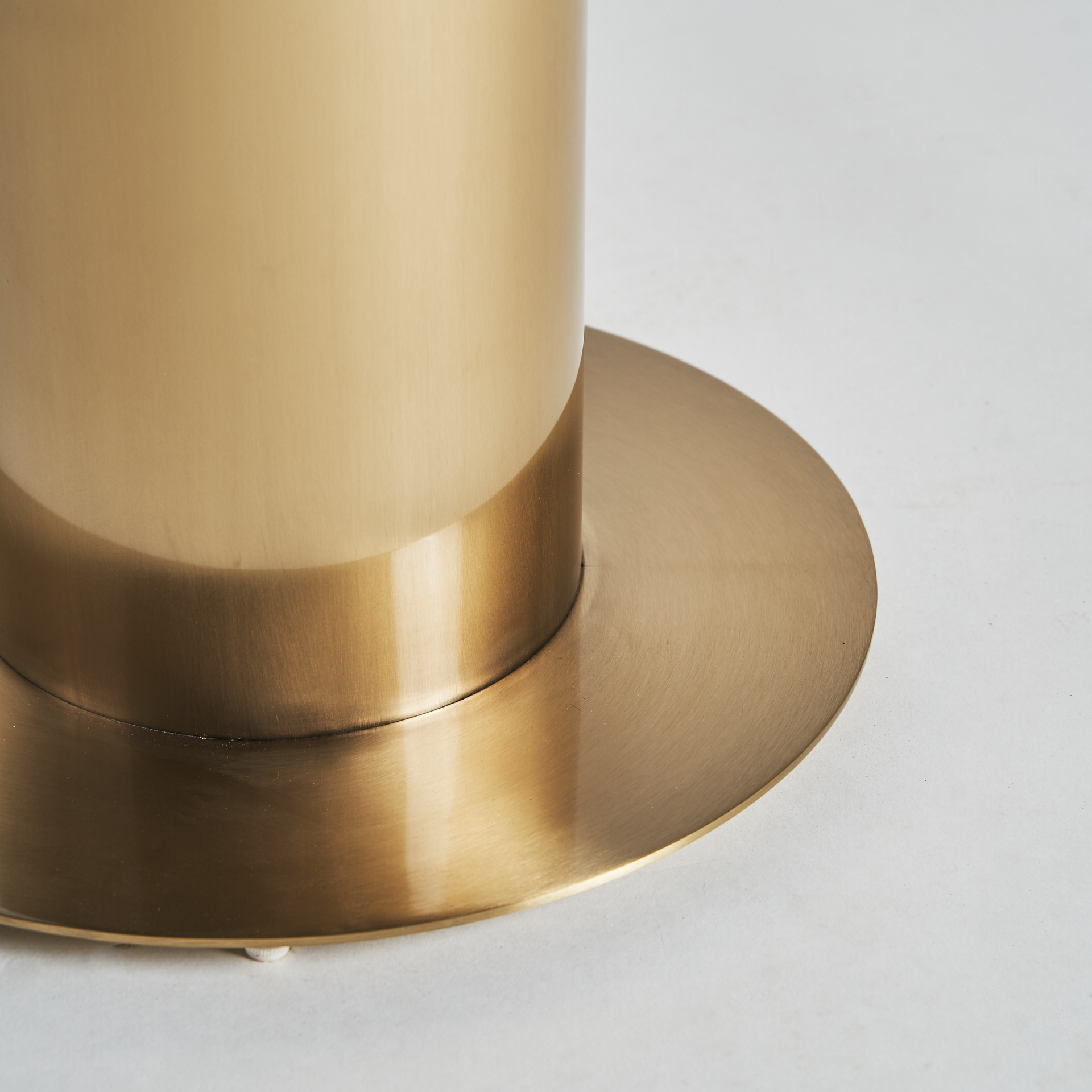 Nausten Bar Table