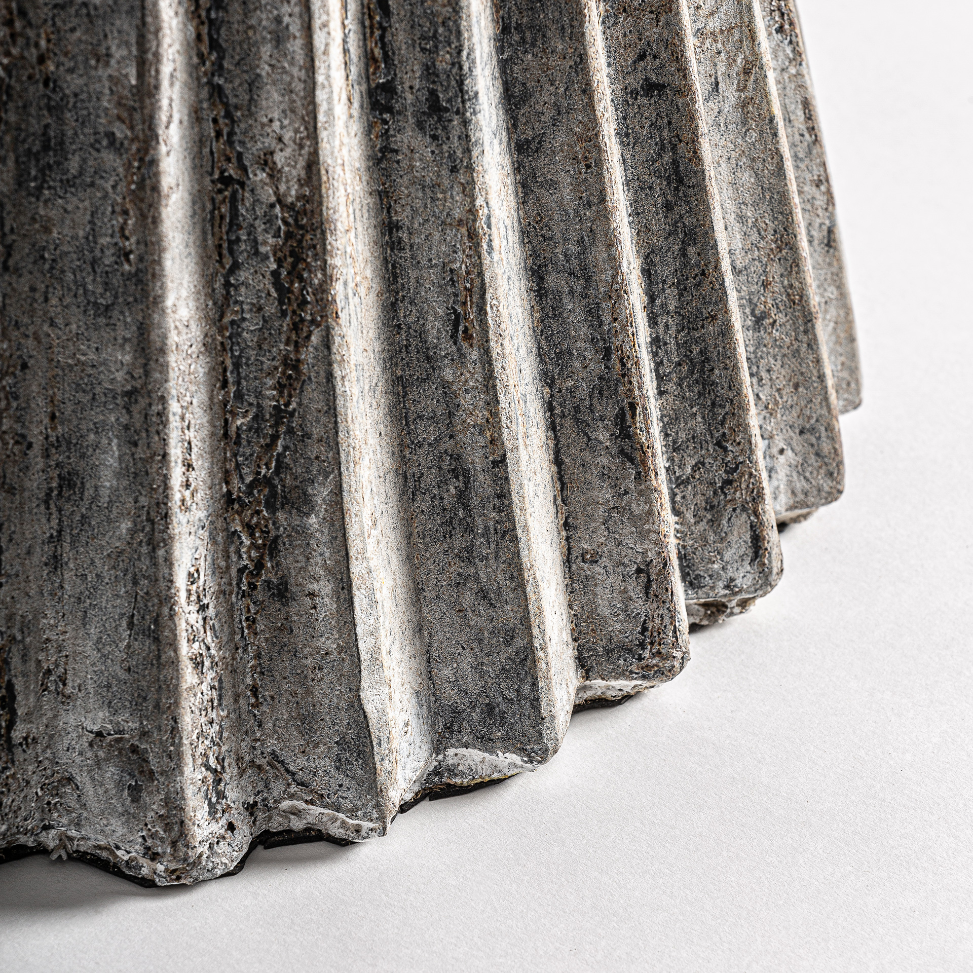 Plissia Stone Plant Pot