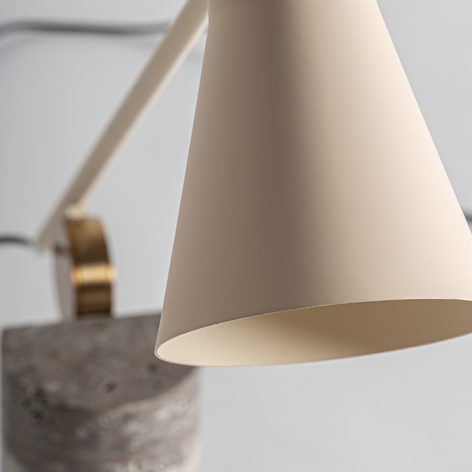 Ivanke Table Lamp
