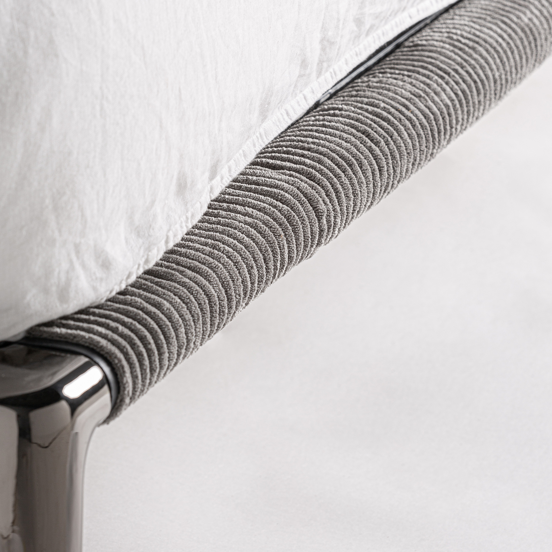 Lumen Bed