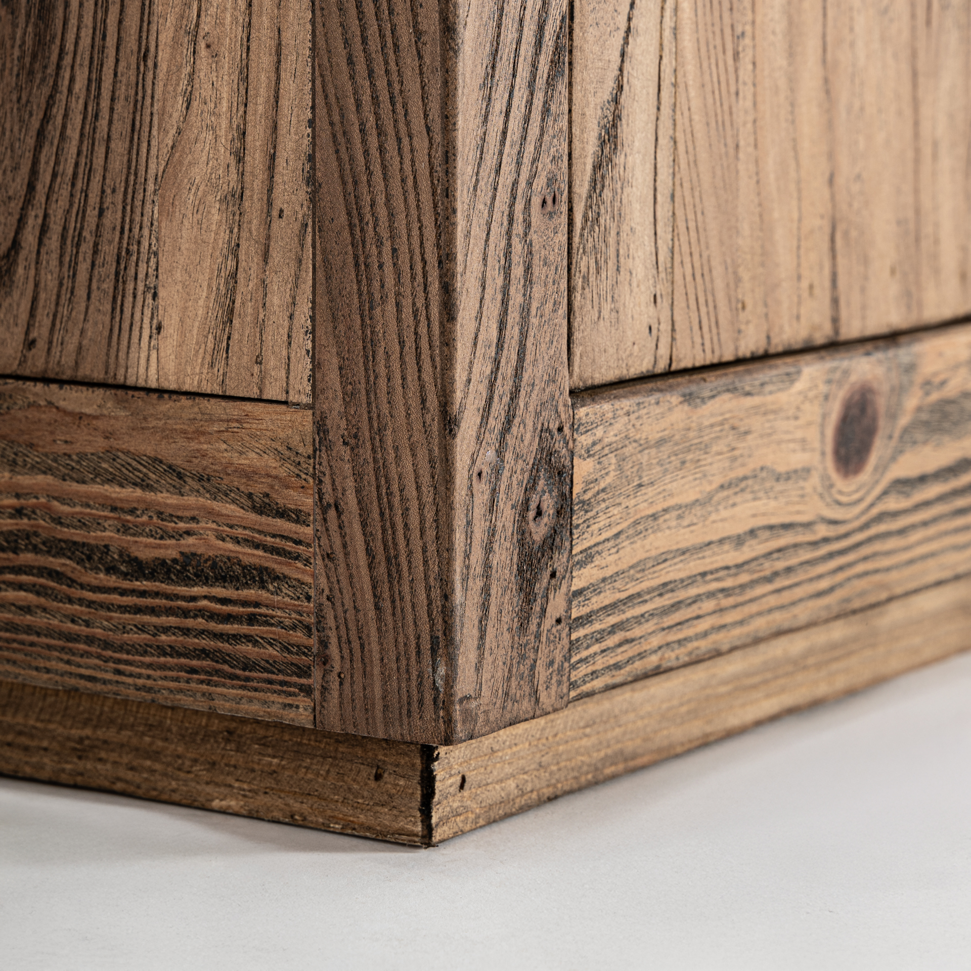 Nordic TV Stand