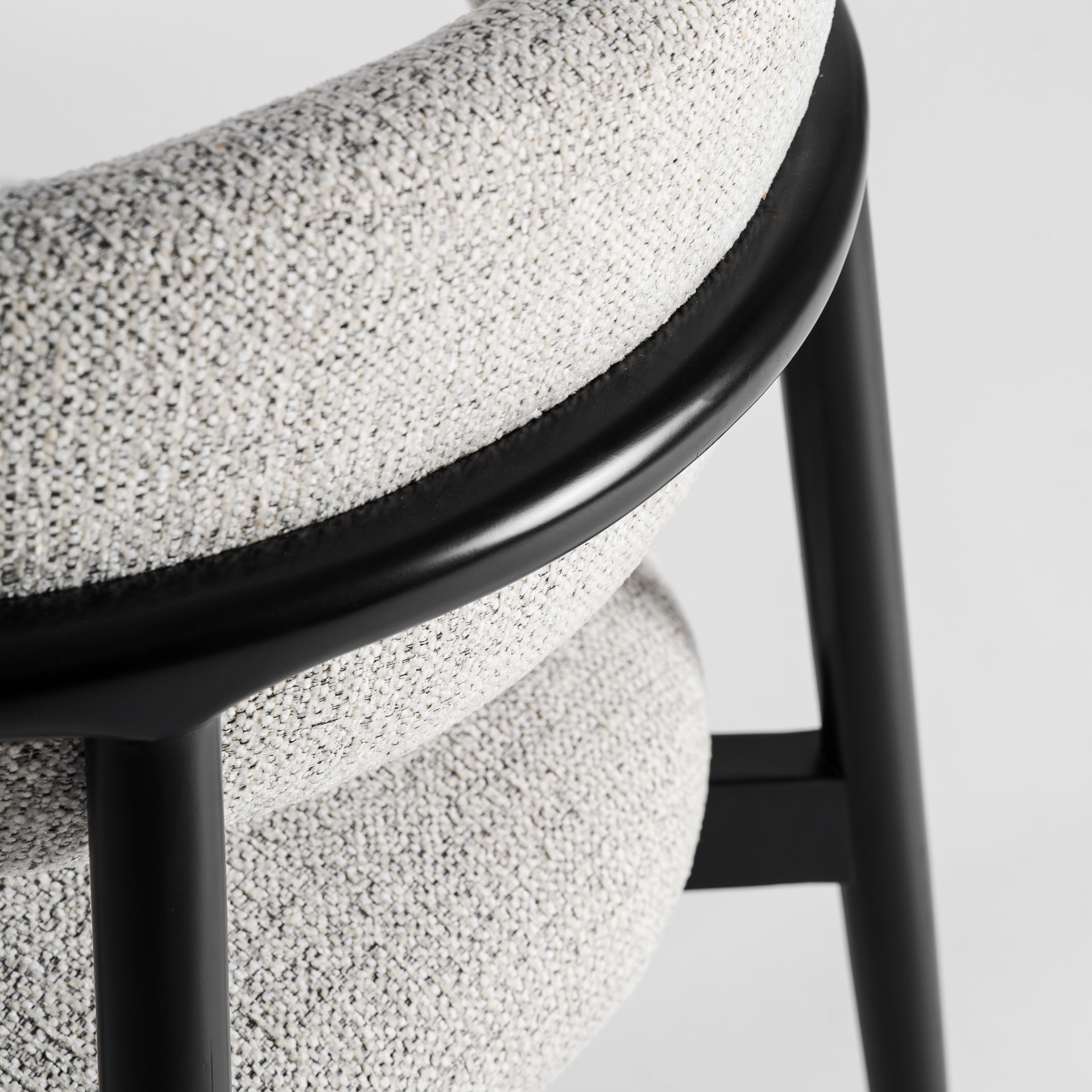 Elliot Chair