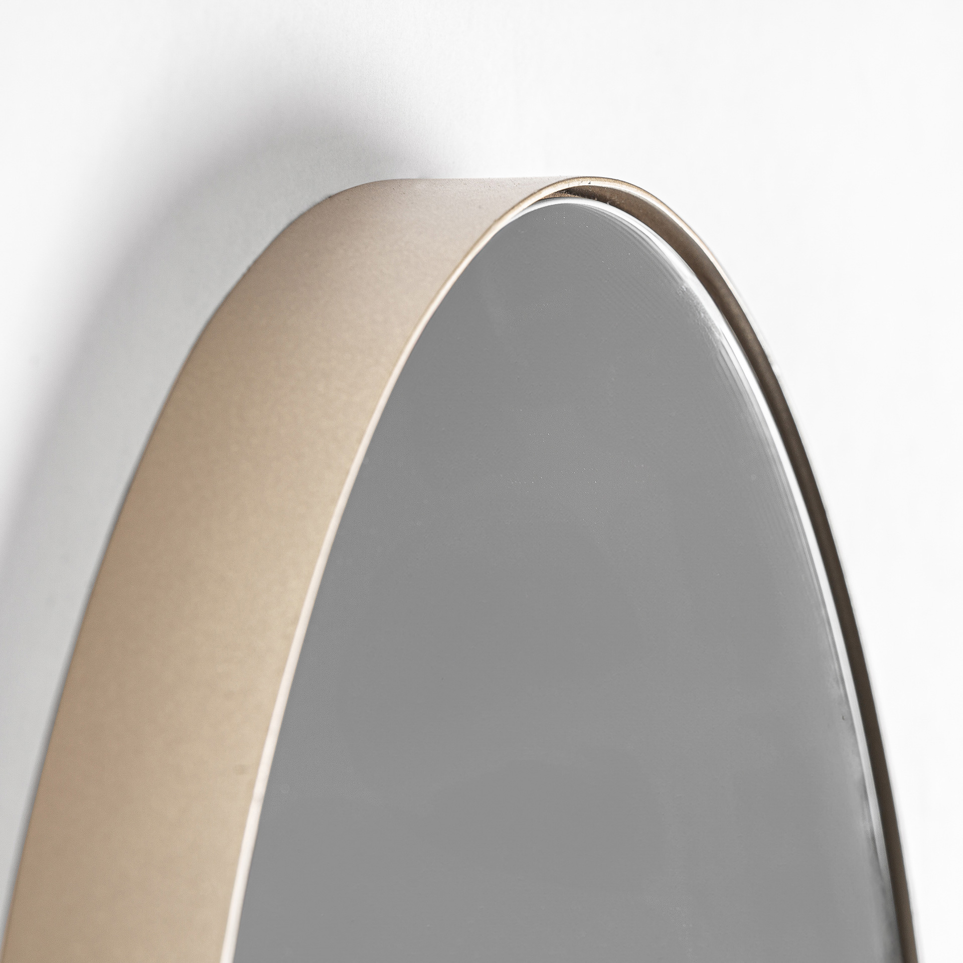 Villanova Mirror