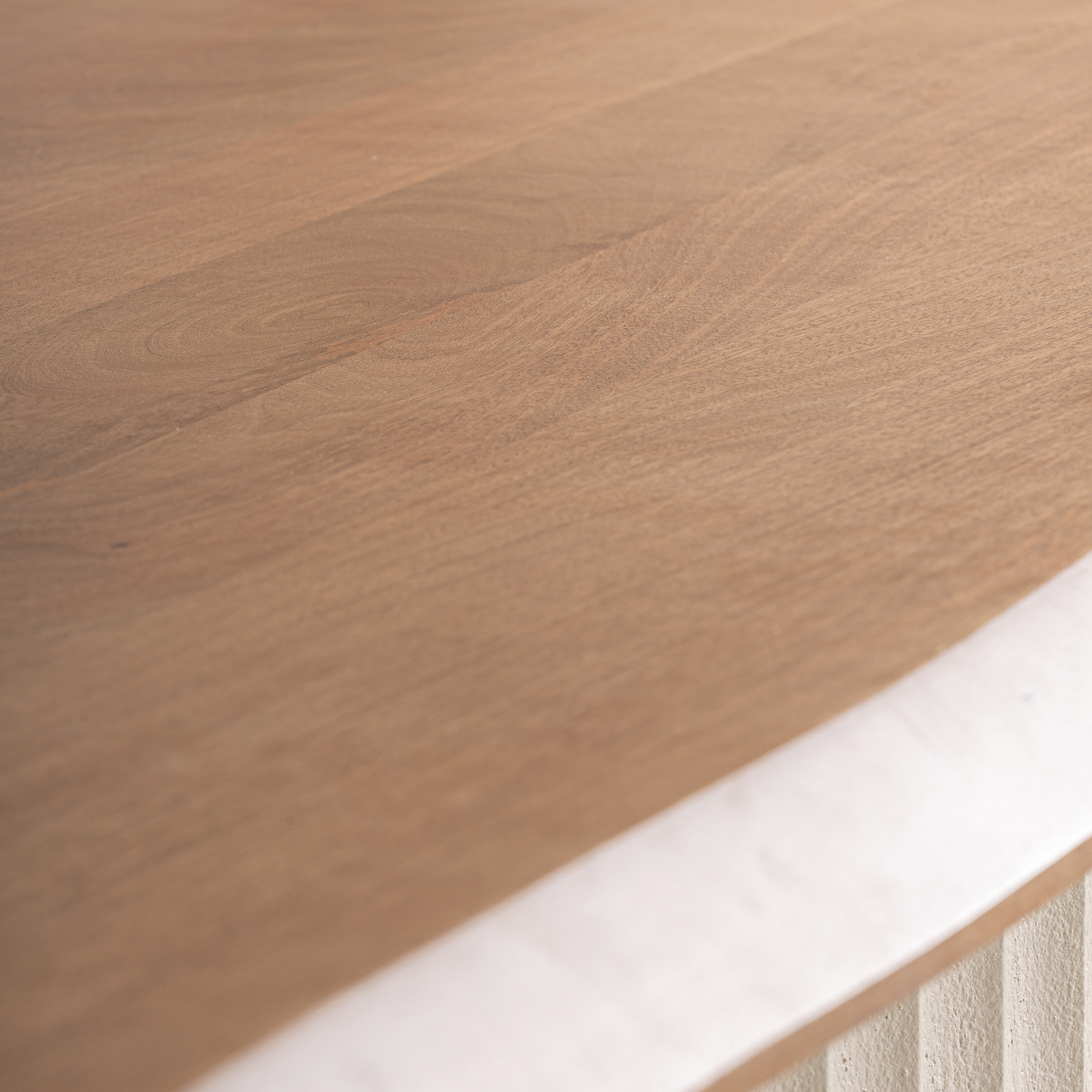 Guiron Bar Counter