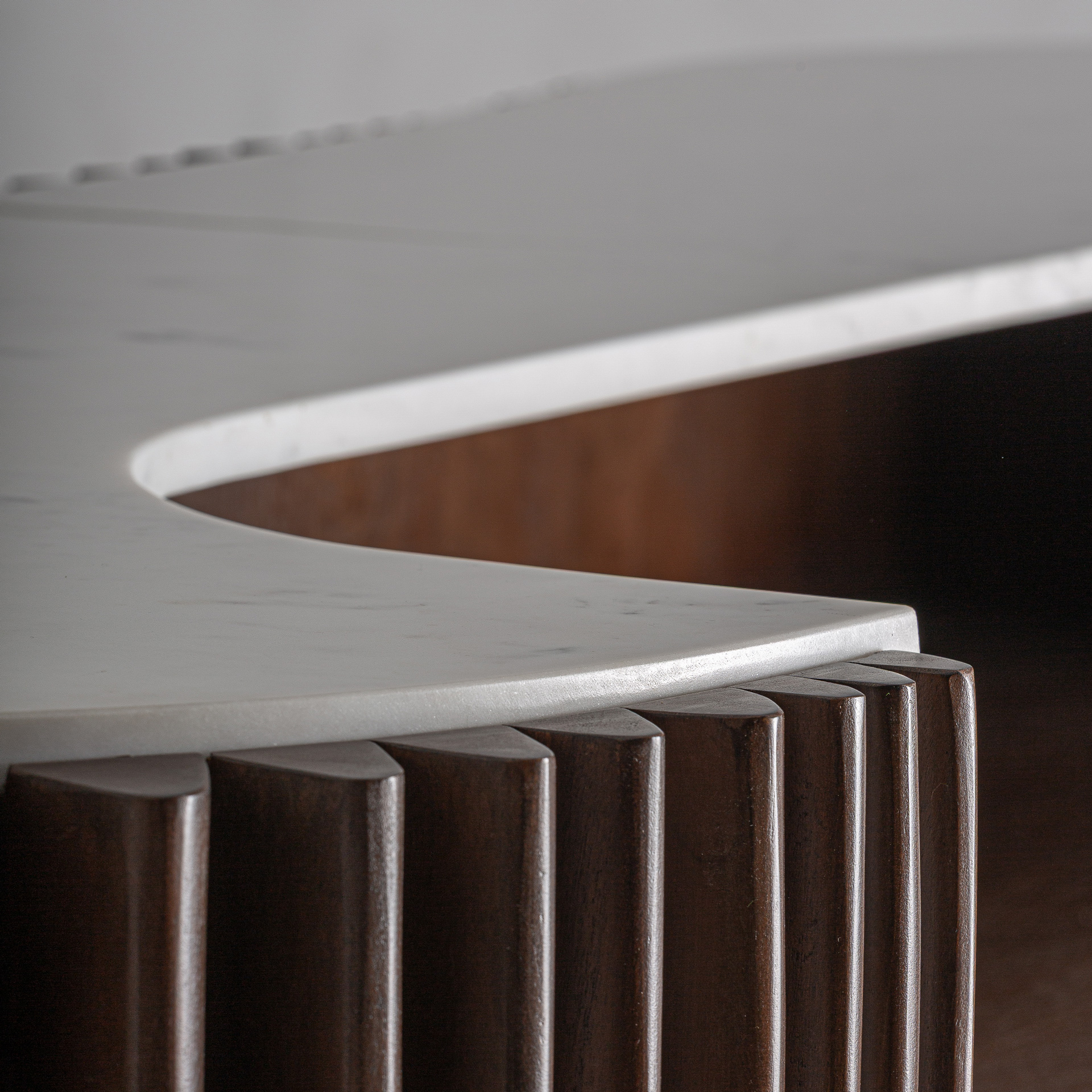 Hirvan Bar Counter